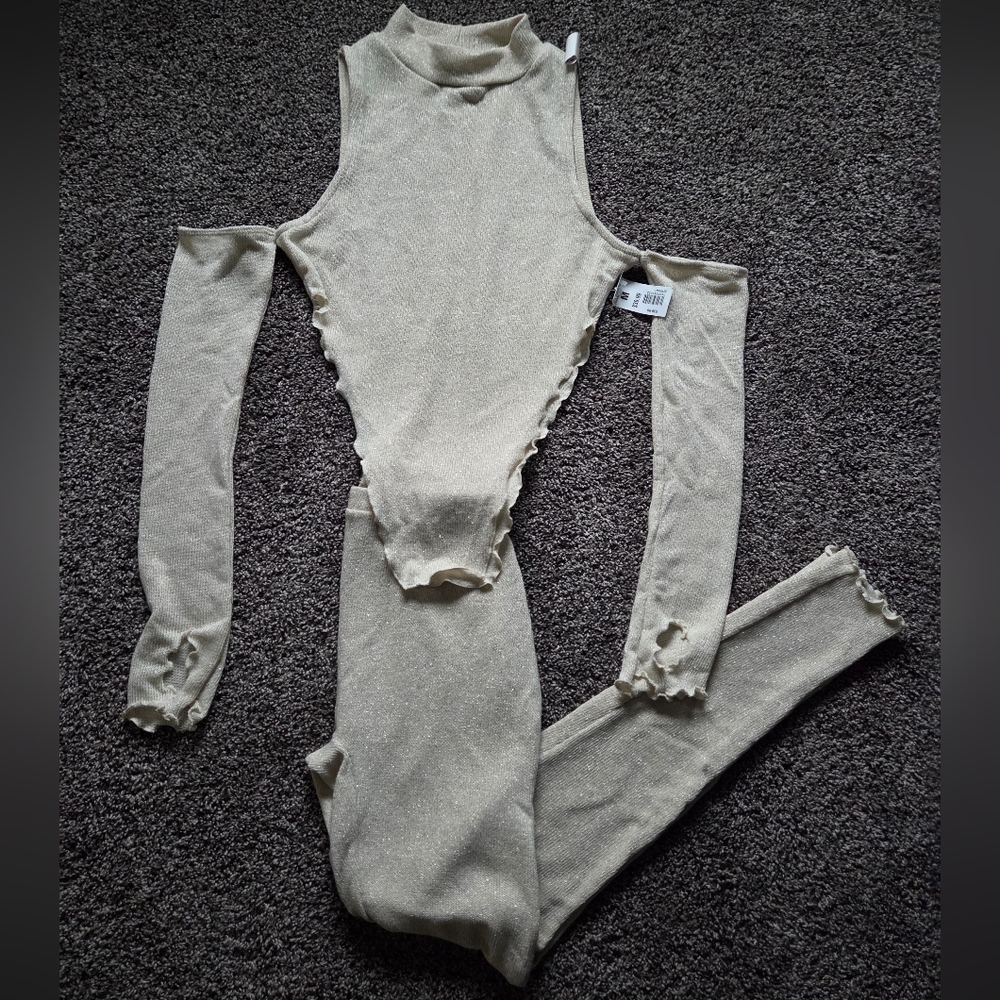Trendy White Cut-Out Two-Piece Set - Picture 2 of 4